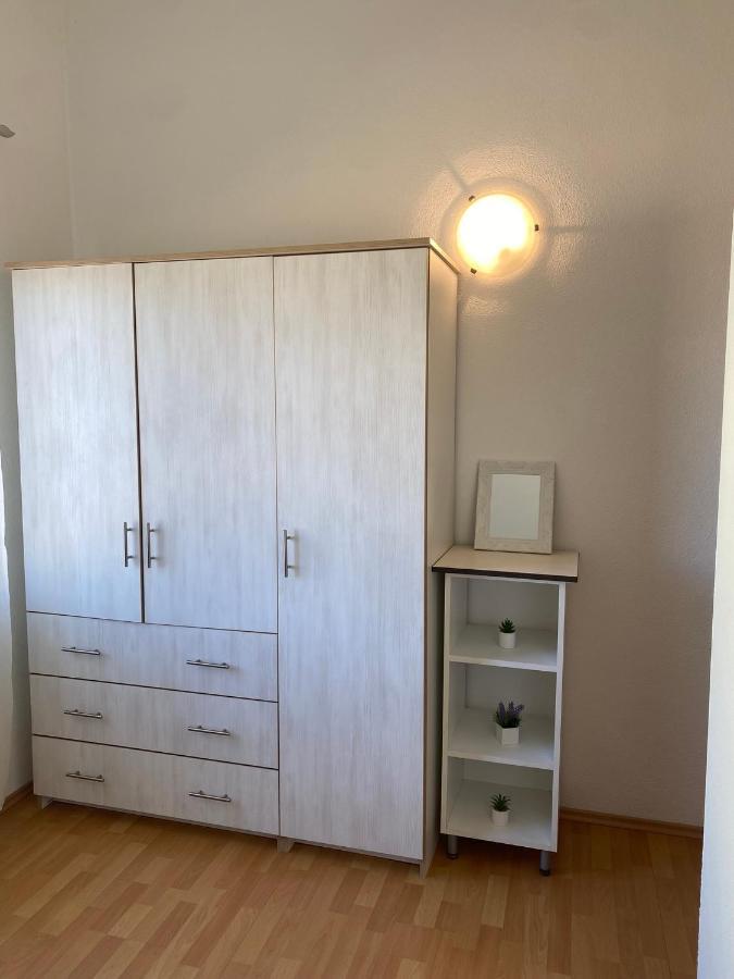 Apartments Lolo Privlaka  Exteriör bild